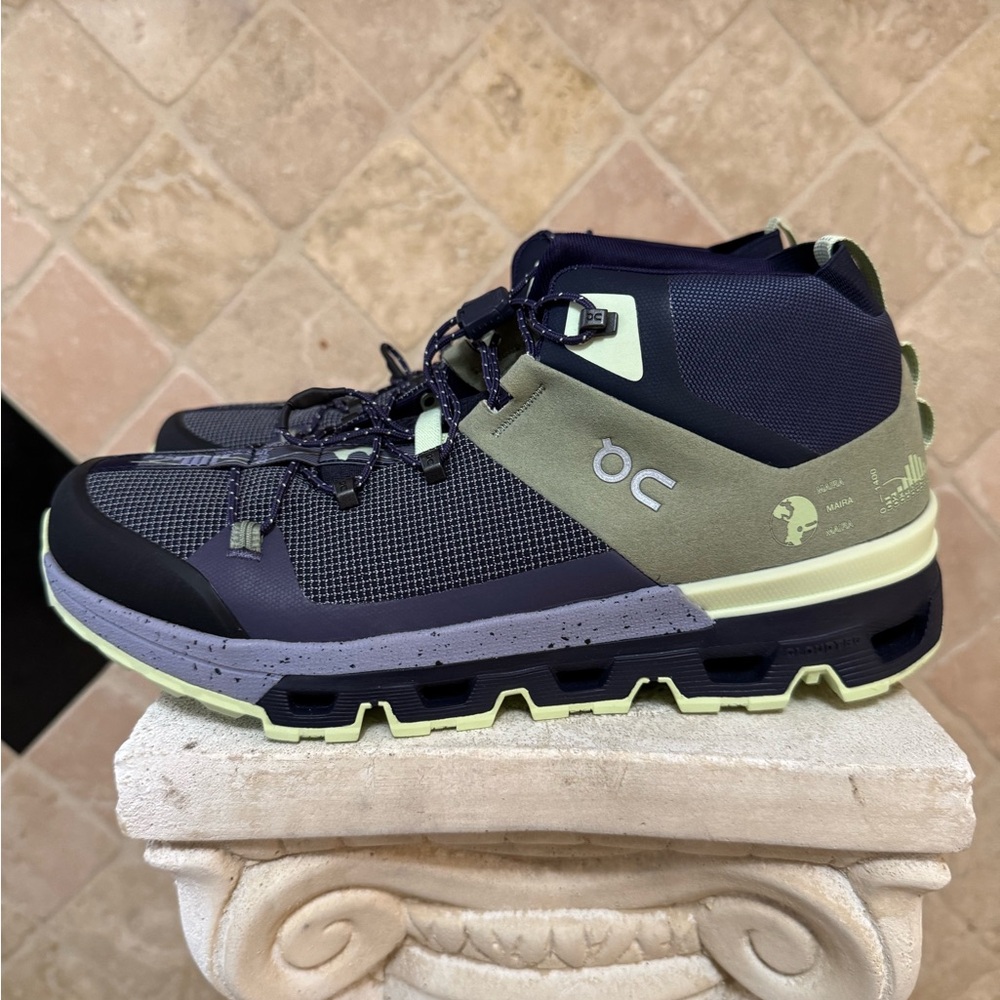 Women’s cloudtrax reseda lavender size 9.5. New